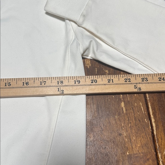 Puma Women’s Cream Turtleneck Running - Picture 3 of 6